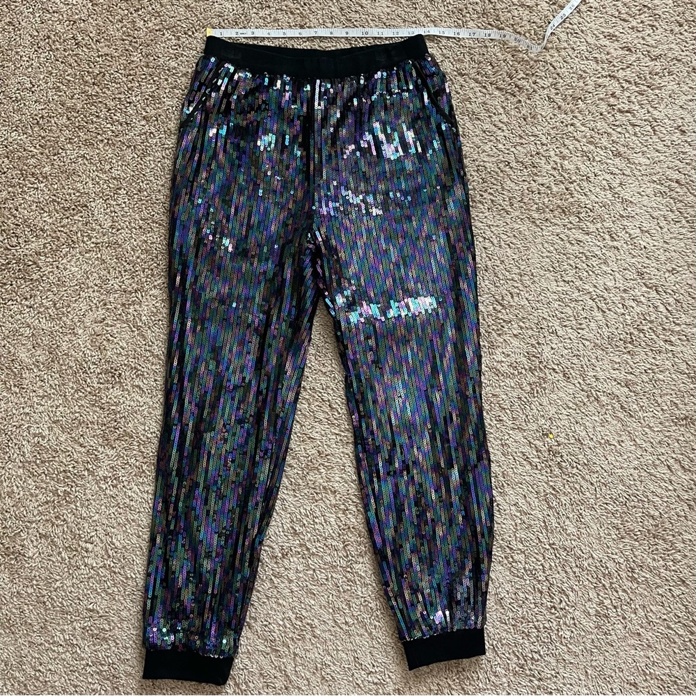 *NWT* Black sequin jogger pants with pockets!